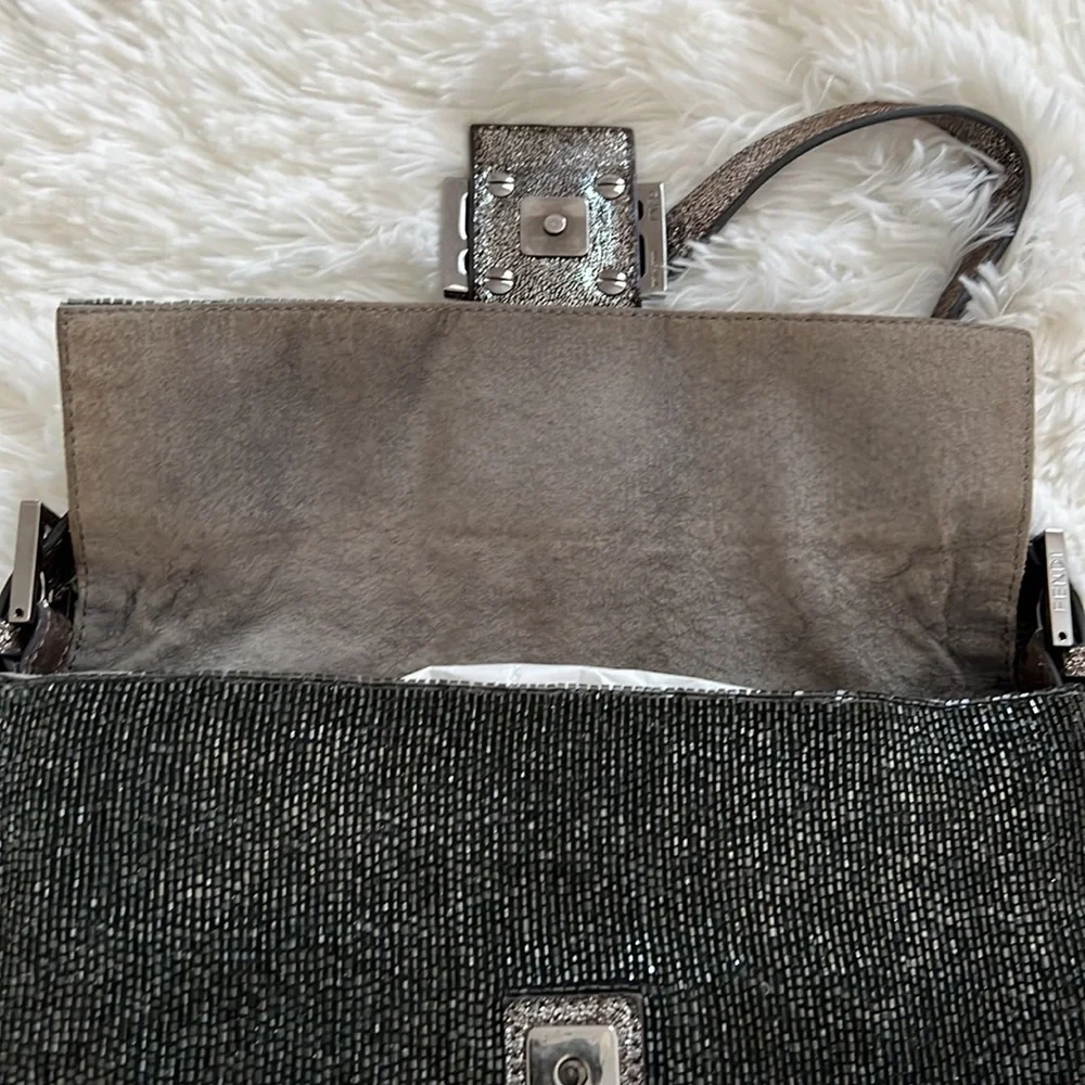 Vintage FENDI black beaded baguette! - Picture 2 of 5